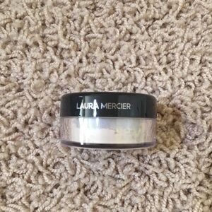 Laura Mercier Translucent Loose Setting Powder